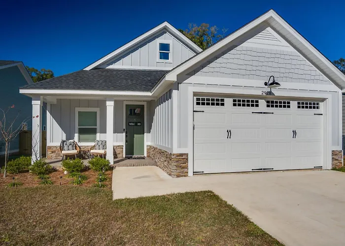 Сasa de vacaciones Tally Cozy Craftsman Near Football Parks & Airport