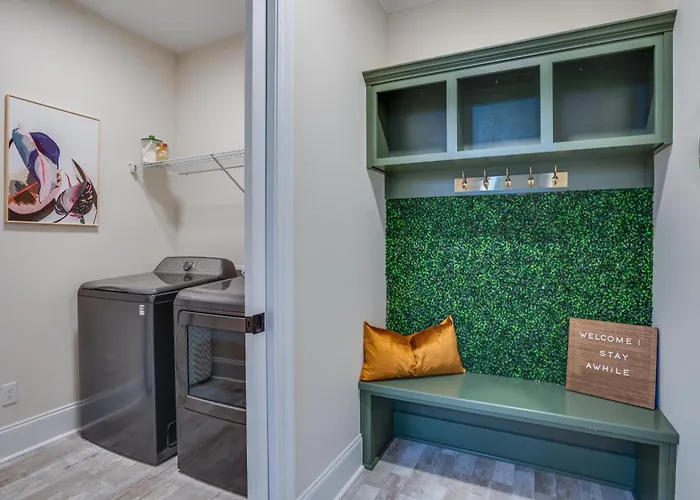 Сasa de vacaciones Tally Cozy Craftsman Near Football Parks & Airport *
