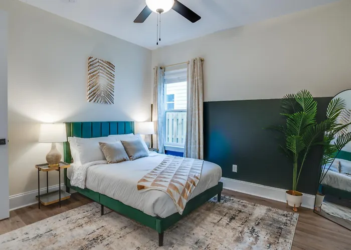 Сasa de vacaciones Tally Cozy Craftsman Near Football Parks & Airport *