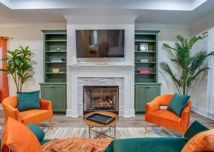 Tally Cozy Craftsman Near Football Parks & Airport